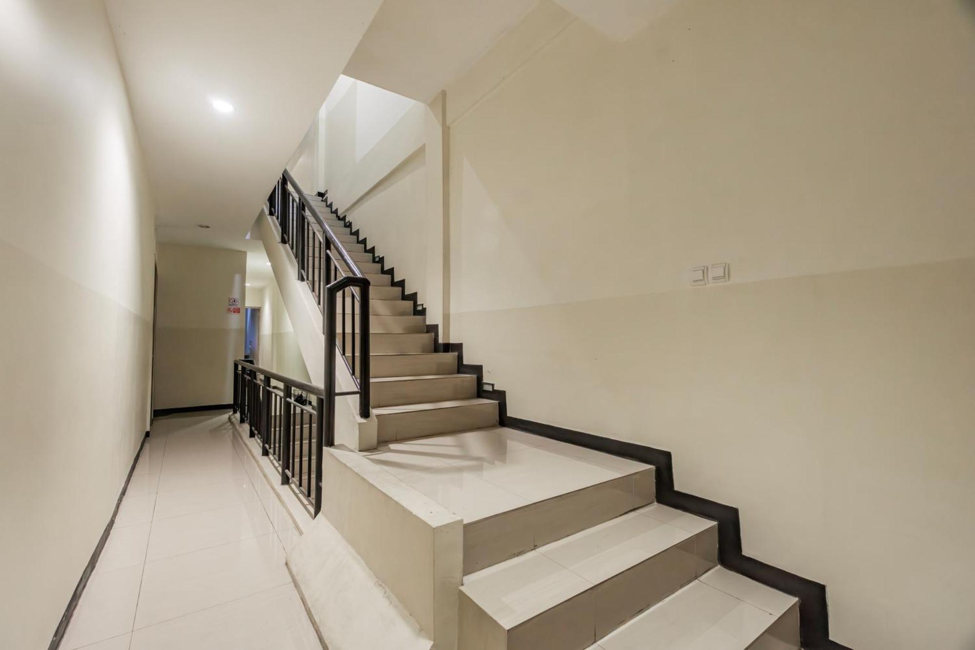 Ace Business Hotel Galaxy Surabaia Exterior foto