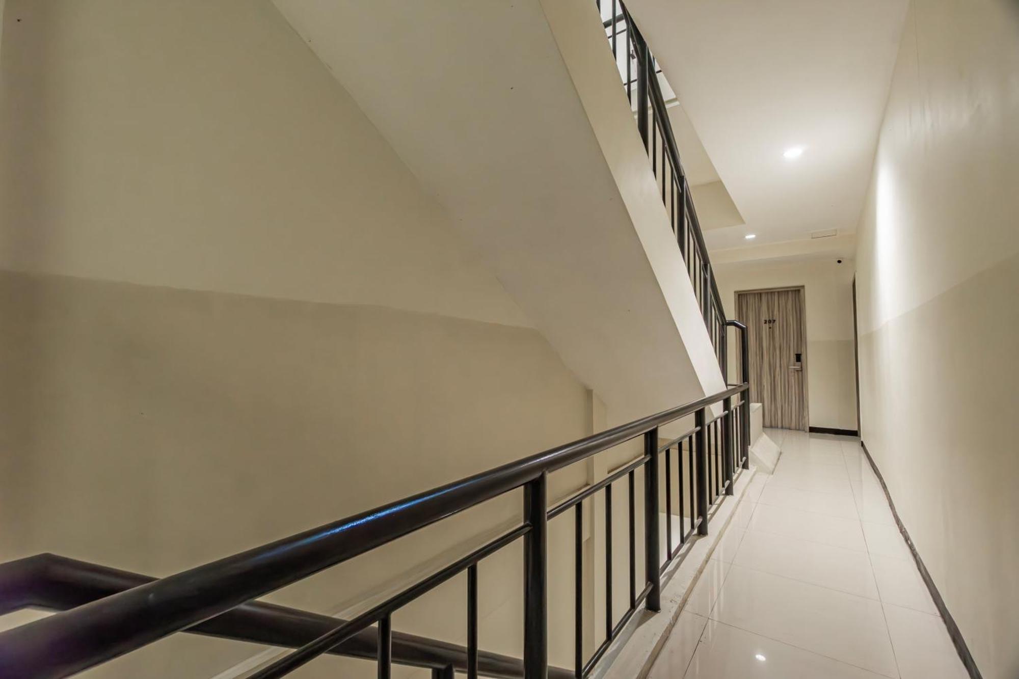 Ace Business Hotel Galaxy Surabaia Exterior foto